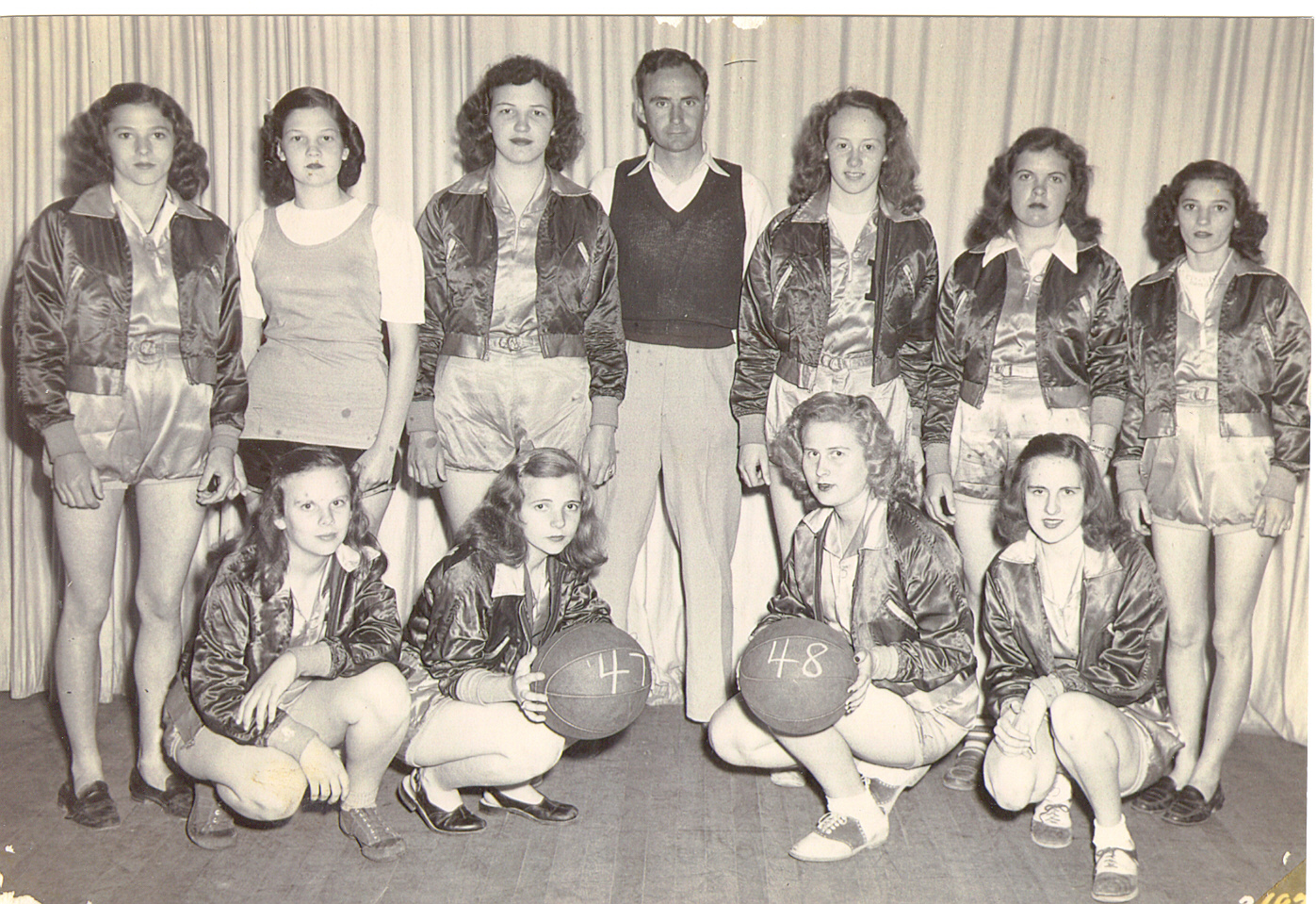 Lewiston-Woodville Girl's Basketball Team 