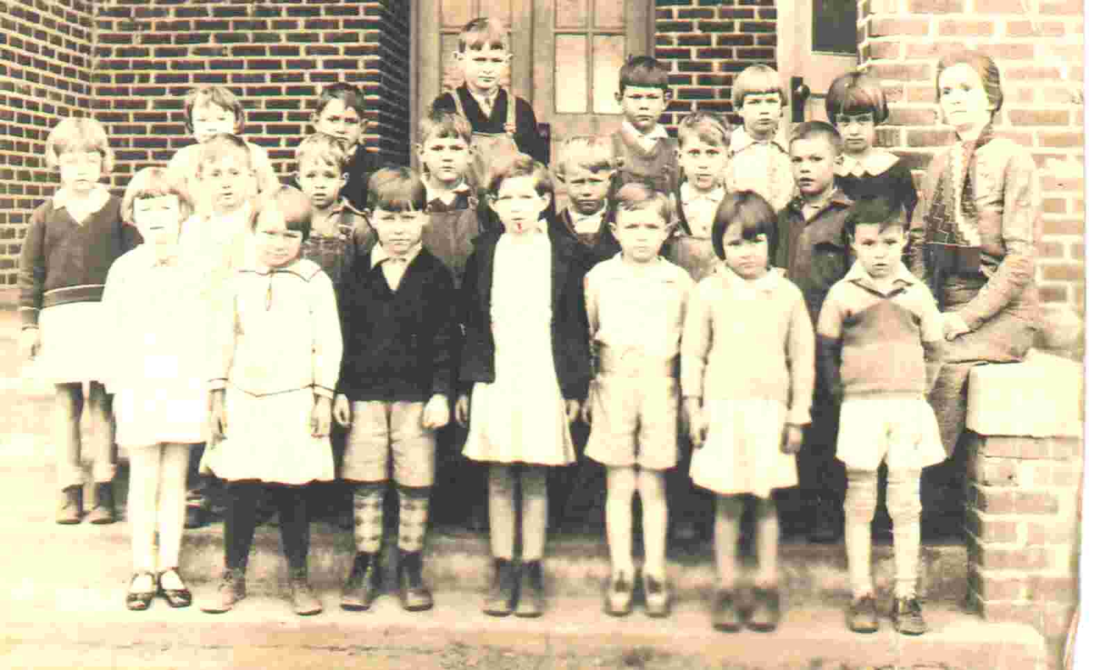 Roxobel-Kelford 1st grade-1933