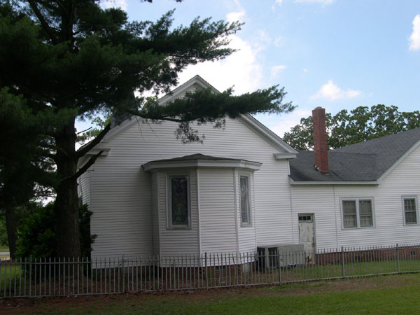 Eden_Church_sideview