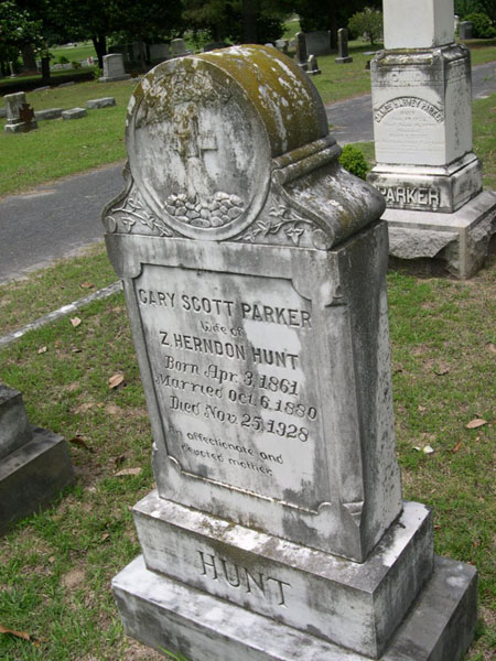 parker_hunt_grave